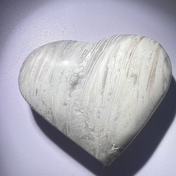 Mexican White Lace Agate Druzy Heart Carving (12) - Picture 3 of 11